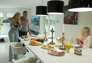 Mama Julii wydała na swój prezent urodzinowy 57 tys. złotych. Co na to mąż?