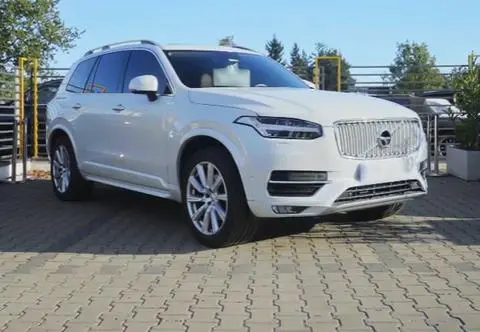 Zawodowi handlarze: Volvo XC90, BMW 740i i Mercedes klasy V