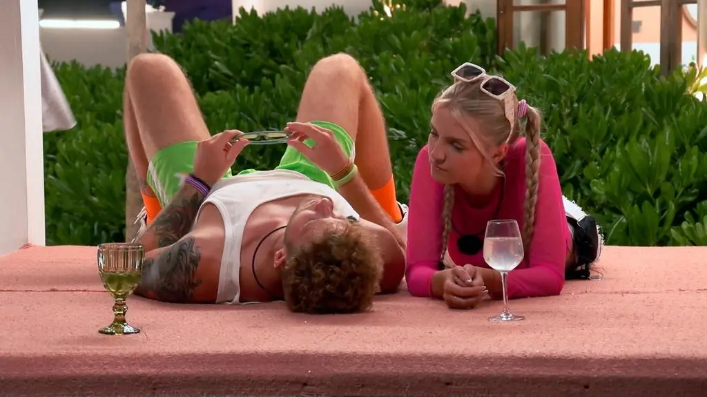 TVN7_PRORES_HOTEL_PARADISE_S09_ODC_17_POP1