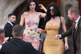 Gwiazdy na weselu Jeffa Bezosa i Lauren Sanchez: Kendall i Kylie Jenner