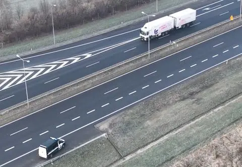 Zablokowana trasa, korek na kilka kilometrów i stłuczka - wynik polowania na nietrzeźwych kierowców