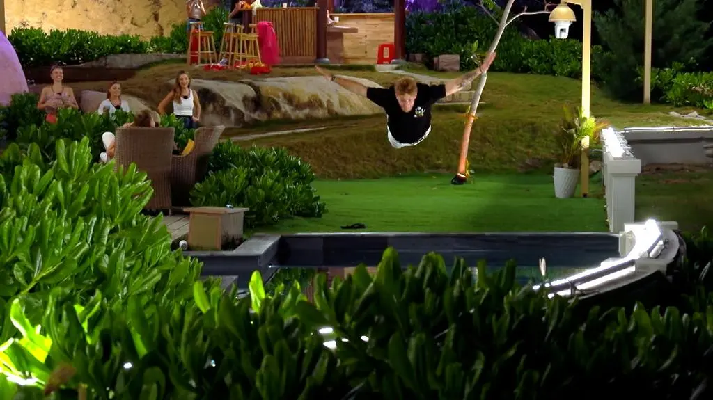 TVN7_PRORES_HOTEL_PARADISE_S09_ODC_07_POP1