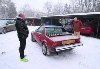 Duda kontra Szafrański. Grzesiek kupuje silnik, Przemek odpala Fiata