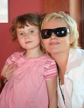 Zofia Świątkiewicz z mamą Joanną Kurowską