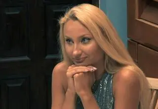 Monika z "HP 6" jest szczęśliwie zakochana. Pilnie strzeże swojej prywatności