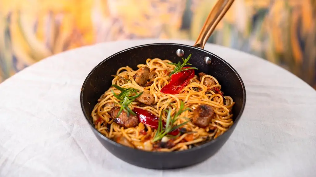 Magda gotuje Internet: Przepis na spaghetti con salsiccia