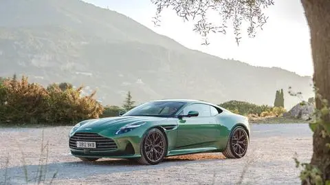 Aston Martin DB12