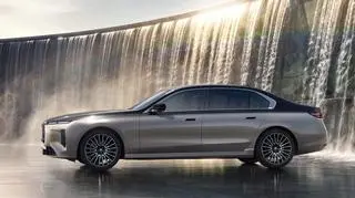 BMW-7-Series-2027-Side_Profile