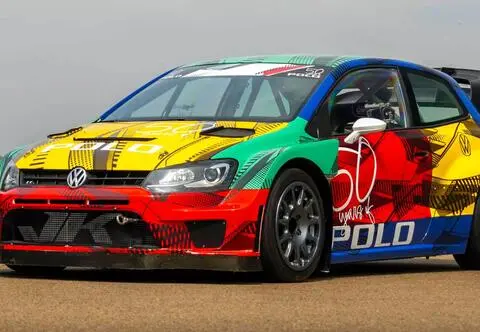 Volkswagen świętuje 50 lat Polo kolorowym powrotem Harlekina 