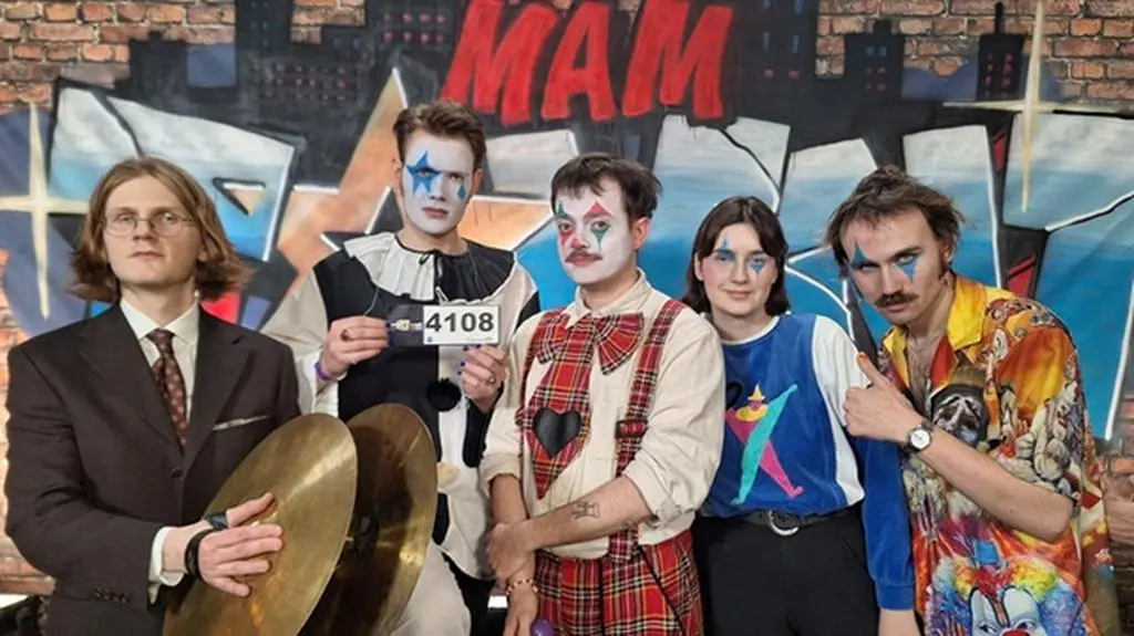 "Mam Talent!" 17 - Chair