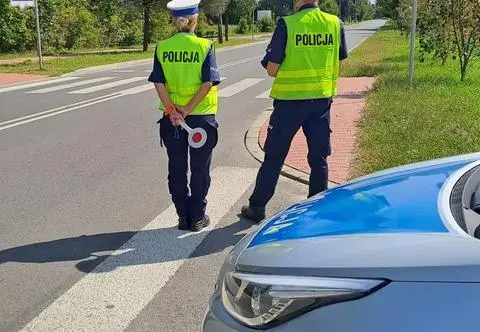 Polskie drogi bezpieczniejsze, ale problem pijanych kierowców narasta. Policja podsumowała pierwsze półrocze 2025 r. 