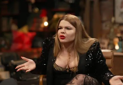 "The Traitors. Zdrajcy". Kasia "Żabka" wyznała, że kasztan nie był jedynym znakiem. "Ząb Tomka do mnie mówił" 