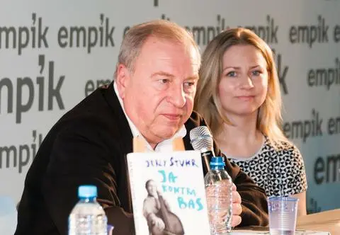Marianna Stuhr o dzieciństwie, relacji z tatą, żałobie i malarstwie. "Ciążyło mi to nazwisko" [WYWIAD]