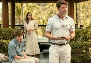 Syn Arnolda Schwarzeneggera zachwyca w "Białym Lotosie". Jak wygląda Patrick Schwarzenegger?