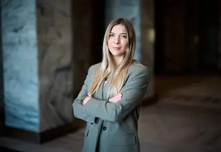 Zofia Szawernowska w "Pokonaj mnie, jeśli potrafisz". Jaką rolę pełni w programie?