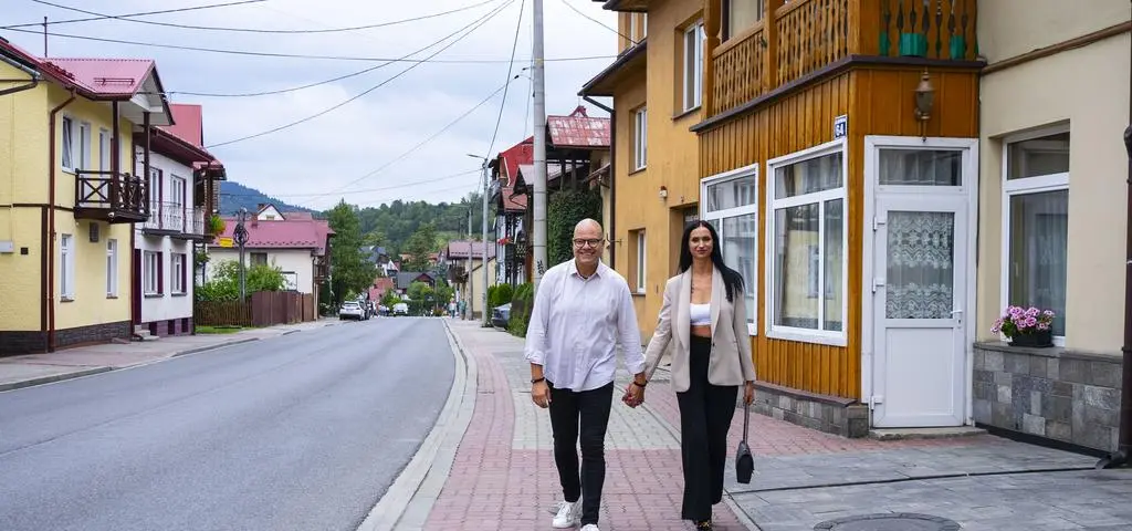 "Życie na kredycie 8". Kryzys w związku Jarka i Yulii. "Żyję jak ze starym dziadem" [PRZED EMISJĄ W TV]