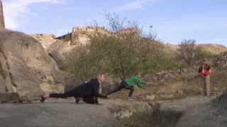 Azja Express: Różne taktyki w grze o amulet 