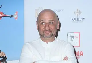 Rzucił palenie, odstawił cukier, schudł 27 kg. Skąd taka zmiana u Grzegorza Halamy?