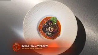 Zapiekane Róże z Warzyw w Sosie Pomidorowo-Paprykowym