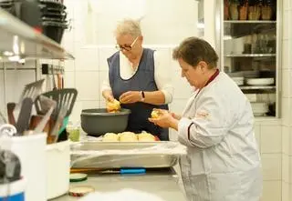 ''Chce mi się płakać. Nikt mnie tak nie docenił, jak pani Magda''. Magda Gessler odkrywa talent kucharek ''Bistro Zalewajka''!