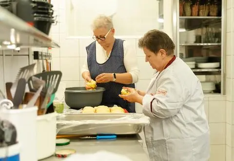 ''Chce mi się płakać. Nikt mnie tak nie docenił, jak pani Magda''. Magda Gessler odkrywa talent kucharek ''Bistro Zalewajka''!
