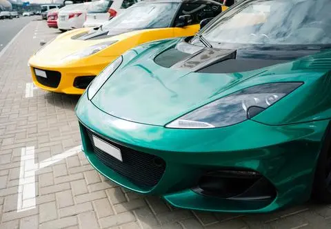 Kolor auta zdradza poziom inteligencji? Naukowcy mają zaskakujące wnioski 