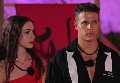 Kuba Teodorski z "Hotelu Paradise 9" o relacji z dwiema uczestniczkami. "Chcę to sprostować"