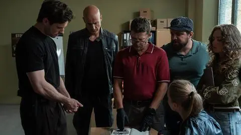 "Młode gliny" tracą przyjaciółkę. Seryjny gwałciciel był o krok przed nimi [PRZED EMISJĄ w TV]