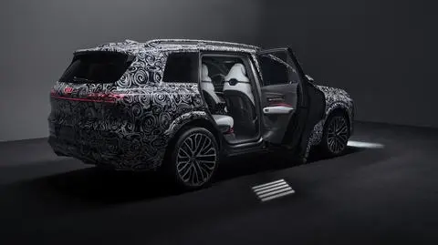 Audi Q9. Pokazano wnętrze nowego SUV-a, który zastąpi A8