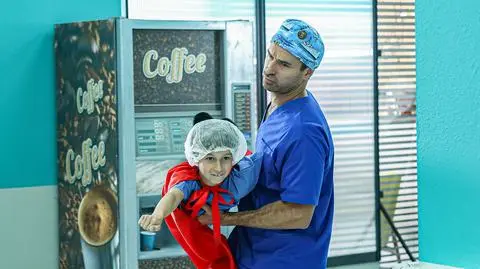 "Szpital św. Anny", odc. 56. Kaśka i Maciej zbliżyli się do siebie, Kaja poznała sekret Wojtka