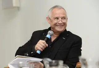 Marek Kondrat wraca na wielki ekran! Tysiące osób zaskoczonych jego kolejnym wcieleniem