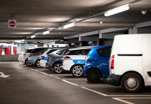 UOKiK ukarał APCOA. Ponad 822 tys. zł za praktyki na parkingach przy marketach