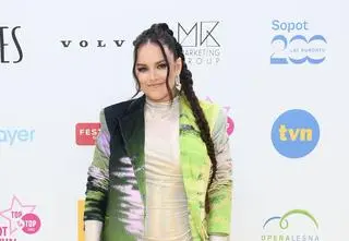 Ewa Farna? To już przeszłość! Wokalistka przypomina, że od wielu lat nosi inne nazwisko