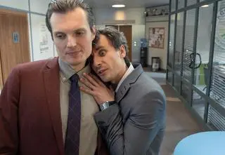 Camera Cafe. Nowe parzenie PRZED EMISJĄ: Nowa fura Romana.