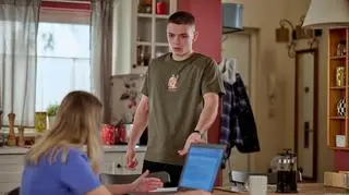 "Na Wspólnej", odc. 4149. Napad agresji Juniora! Co zrobią Eliza i Jarek? [PRZED EMISJĄ w TV]