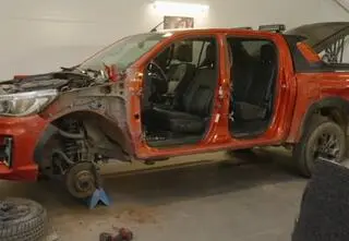 "Jeździć, obserwować". Unikatowa Toyota Hilux, BMW serii 5 i Audi SQ7