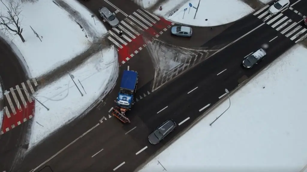 Jak wygląda praca kierowcy pługosolarki?