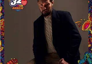 Drukowana dedykacja w nowej książce z serii z Chyłką. Remigiusz Mróz na WOŚP 2024