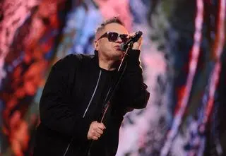 Los przewrócił jego życie do góry nogami. Historia Muńka Staszczyka porusza serce