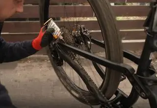 Jazda zimą na rowerze? Warto wcześniej odpowiednio o niego zadbać