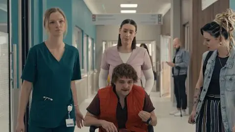 "Szpital św. Anny". Trudny przypadek Kai. Kurier nie będzie chciał się leczyć. "Przecież mnie zwolnią!" [PRZED EMISJĄ W TV]