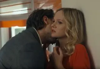 "Szpital św. Anny". Nastolatek stracił przytomność na boisku. Marta i Tomek go uratują? [PRZED EMISJĄ W TV]