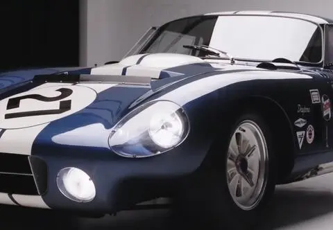 42,9 mln dolarów za Shelby Cobra Daytona Coupe. To najdroższy amerykański samochód w historii