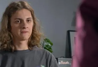 "Na Wspólnej" PRZED EMISJĄ odc. 3966. Matka Dexa powiedziała prawdę! Synowie w szoku!