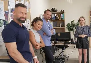 Biuro "Detektywów" istnieje naprawdę? Room tour z aktorami. Tylko u nas kulisy serialu pełne ciekawostek o miejscu i bohaterach