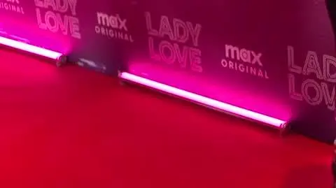 241203 LADY LOVE premiera_lata 80