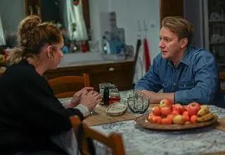 "Szpital św. Anny". Rodzinne problemy Kaśki, pocałunek Kai i Wojtka, kryzys u Marty i Tomka. Podsumowanie tygodnia