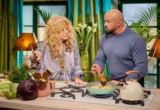 Tomasz Oświeciński w rozmowie z Magdą Gessler: "To moja córka daje mi siłę"