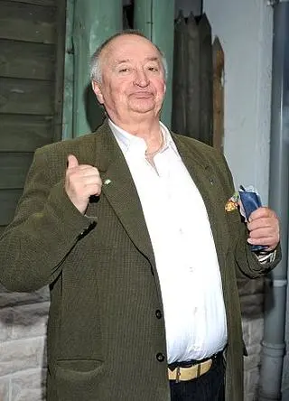 Bogdan Łazuka