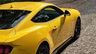 Ford Mustang GT. Trudno go nie zauważyć i nie usłyszeć